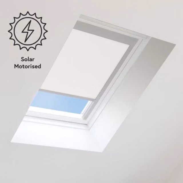 Bloc Blinds Solar Powered Thermal Insulating Blackout Blind for Velux Roof Windows, White in Silver, Size: UK08