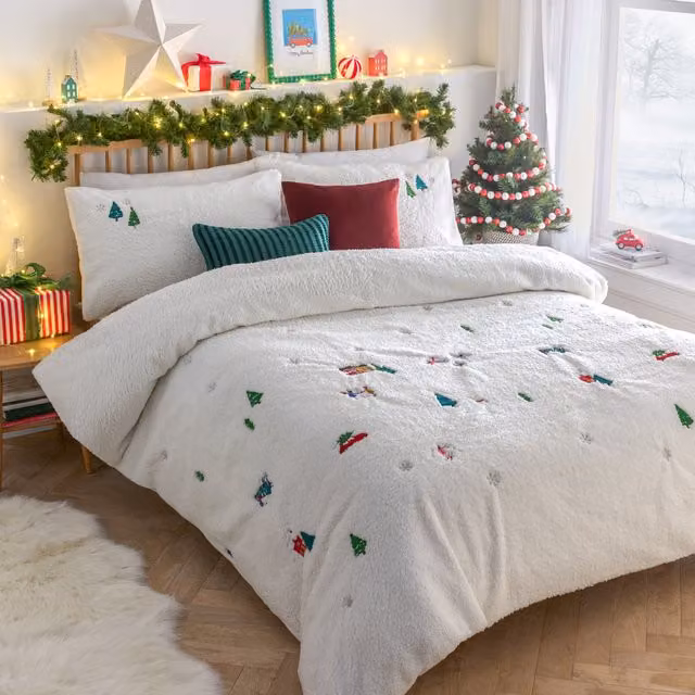 Make It A Home Christmas Together Festive Duvet Cover Set, Snow, Multicolour and White, 200 x 200 cm