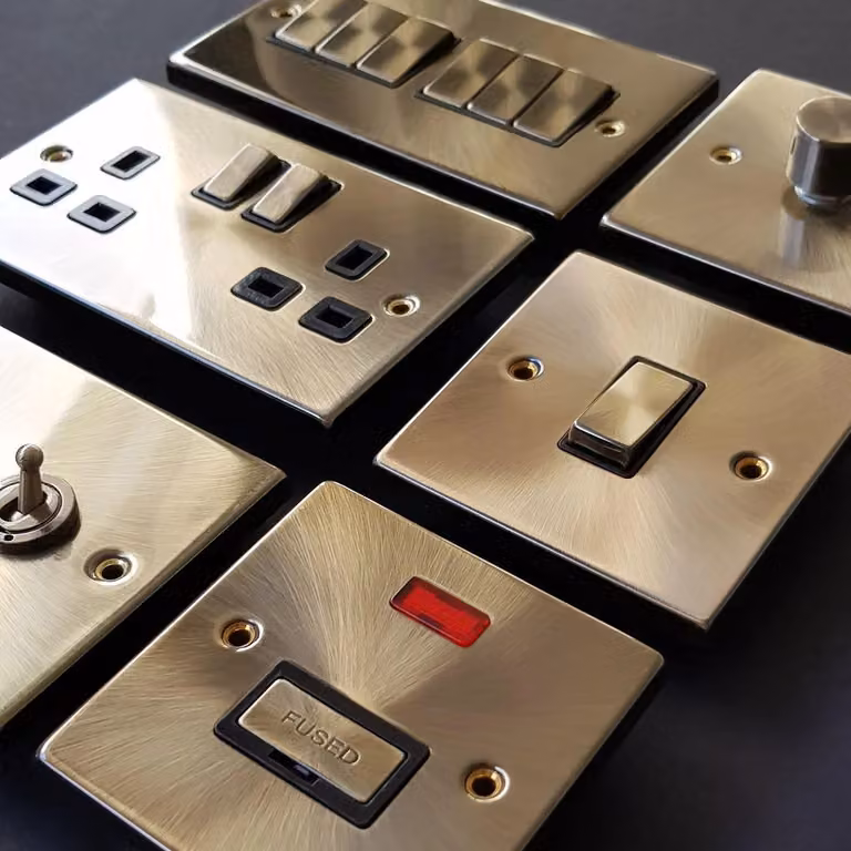 SE Home Antique Brass 2 Gang 2 Way LED 100W Trailing Edge Dimmer Light Switch in Gold