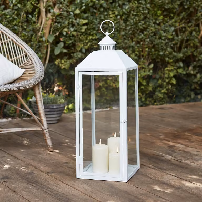 Lights4fun Perth Large White Metal Garden Lantern with 3 TruGlow LED Pillar Candles and Remote Control