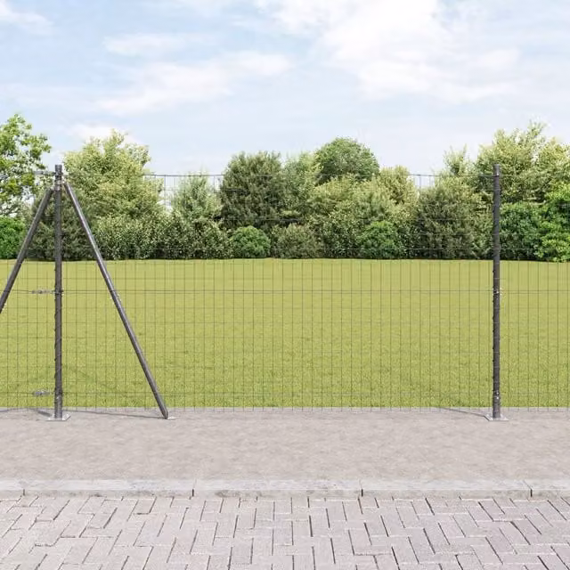Berkfield Home Euro Fence with 13 Flanged Posts, Galvanised Steel, Silver/Grey, H: 120 cm, W: 25 m