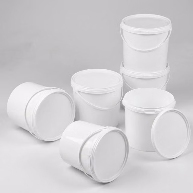 Storm Trading Group Set of 3 White 5L Plastic Storage Buckets with Lids and Handles