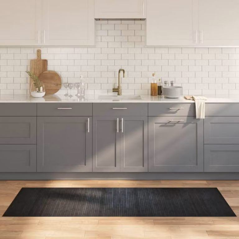Berkfield Home Rectangular Bamboo and Polypropylene Rug in Anthracite Grey, W: 70 cm, L: 200 cm