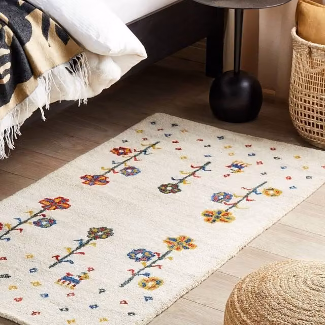 Wyld and Coco Hand-Tufted Wool Floral Rug in Beige, W: 80 cm, L: 150 cm
