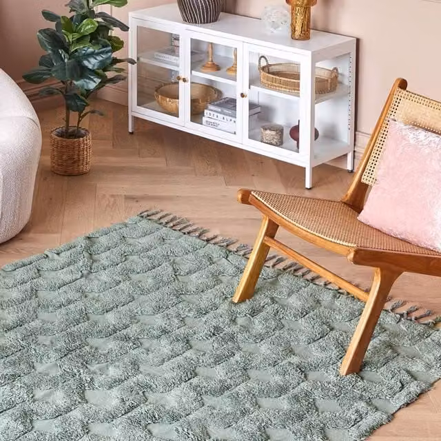 Wyld and Coco Green Hand-Tufted Cotton Geometric Boho Rug with Fringes, W: 140 cm, L: 200 cm