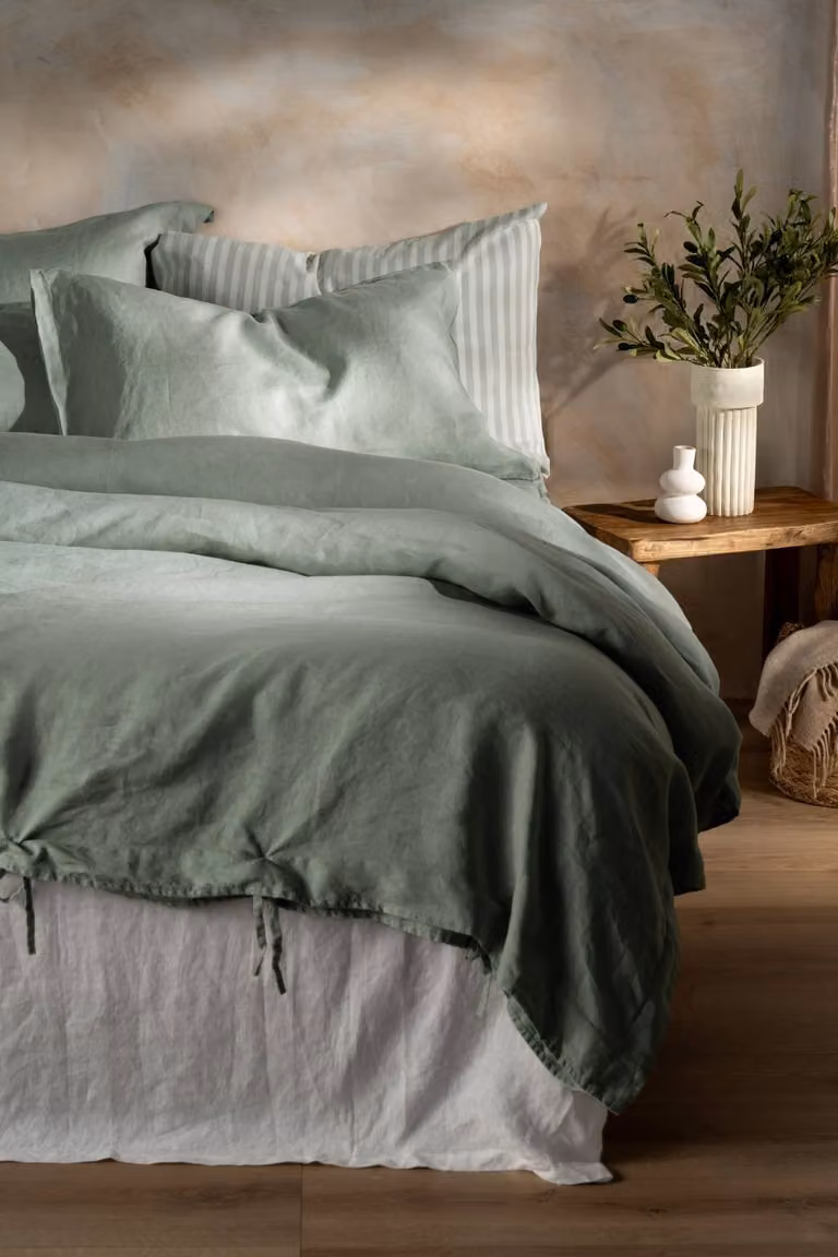 Soak&Sleep Misty Green French Linen Fitted Sheet, Super King, W/D/H: 200 x 200 x 40 cm