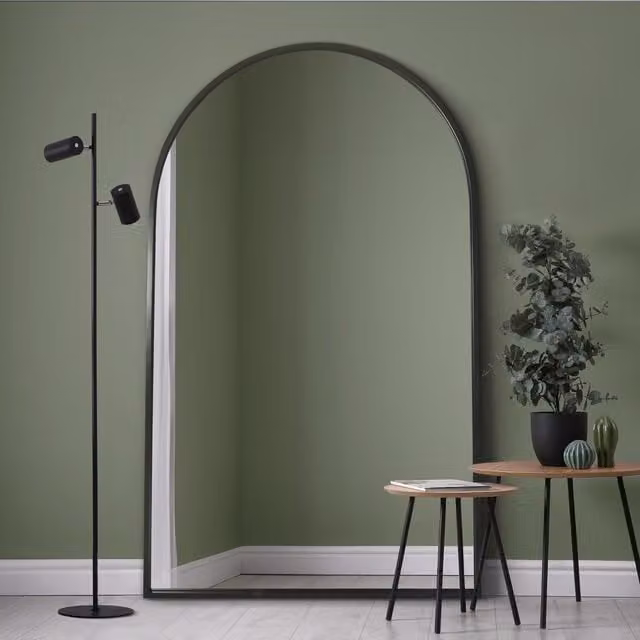 MirrorOutlet The Arcus Framed Arched Leaner Wall Mirror in Black
