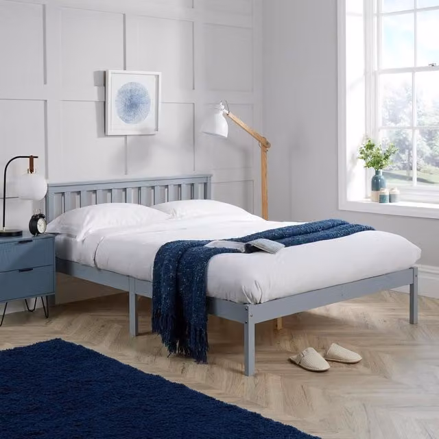 Home Source Florida Low End Solid Wood Bed Frame in Grey, W/D/H: 140 x 200 cm
