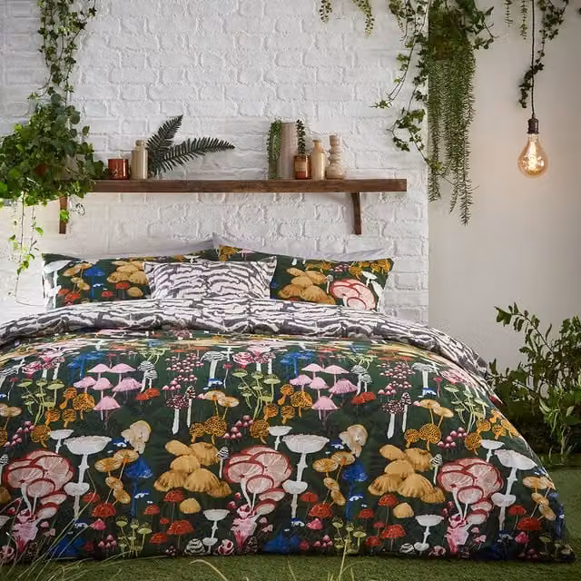 Amanita Abstract Mushroom Reversible Duvet Cover in Green and Multicolour, 140 x 200 cm