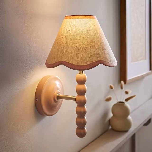 ValueLights Bobbins Rose Wall Light with Scallop Fabric Shade in Rose Pink and Gold/Brass
