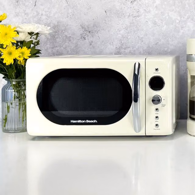 Hamilton Beach 20L Retro Countertop Solo Microwave in Beige