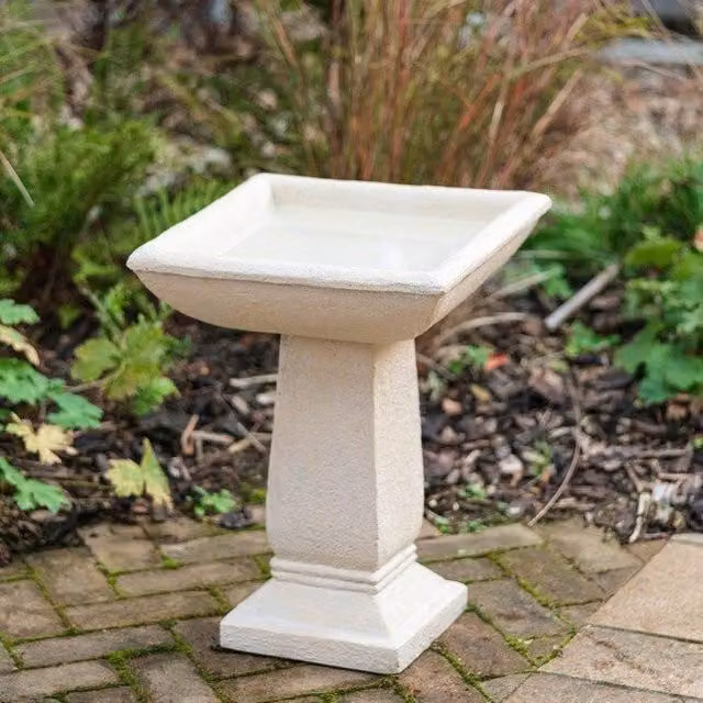 Primrose Selbourne Cast Stone Bird Bath in White, Height: 52 cm