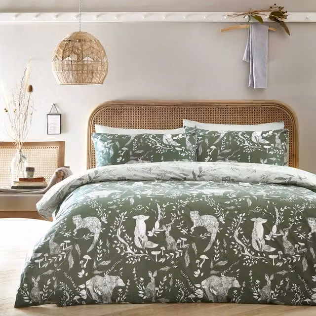 Buckthorn Woodland Reversible Floral Duvet Cover Set in Green, W: 140 cm x L: 200 cm