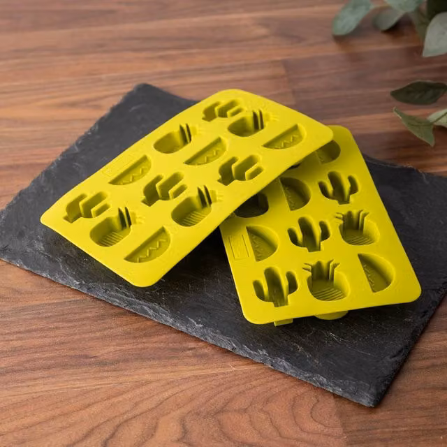 BarCraft Set of 2 Flexible Tropical Shape Silicone Ice Cube Trays, Lime Green