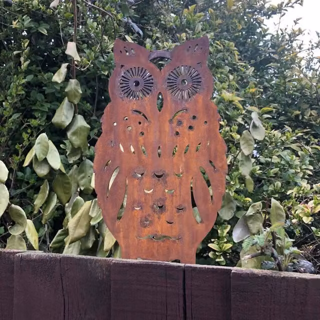 RW NORFOLK Rusty Metal Standing Owl Garden Decoration, Brown