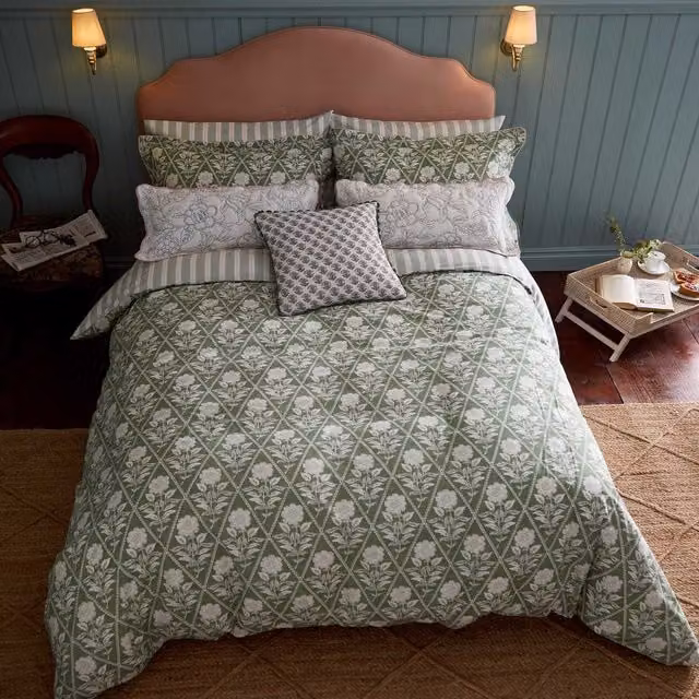 Joules Juliette Stamp Kingsize Reversible Floral Cotton Percale Duvet Cover and Pillowcase Set, Green and Pink, W: 260 cm, H: 240 cm
