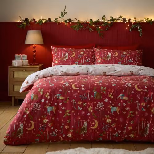 Catherine Lansfield Christmas Enchanted Twilight Reversible King Duvet Cover Set and Pillowcases in Red