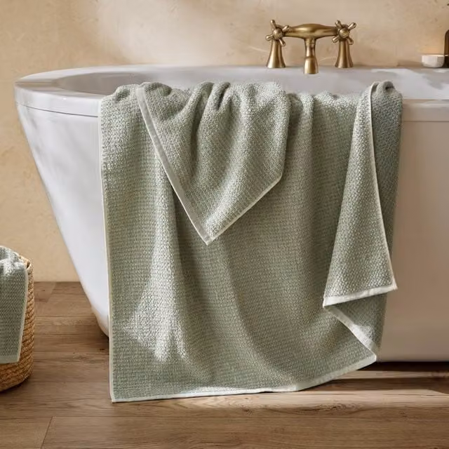 Riva Home Yard Hebden Waffle Pique Cotton Towel in Green, W: 100 cm, L: 180 cm