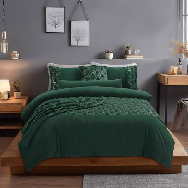 Snug City Christmas Tree Fleece Duvet Cover and Pillowcase Set, Green, W: 140 cm, L: 200 cm