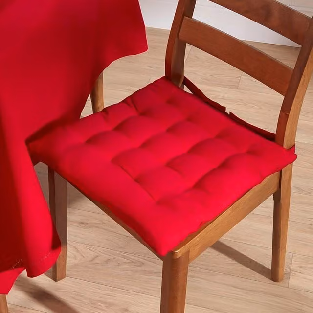 Homescapes Red Square Cotton Seat Pad with Button Straps, Pack of 6