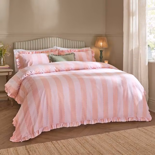 Birdie Stripe Ruffle Reversible Cotton Duvet Cover Set in Pink, W/D/H: 180 x 90 x 200 cm