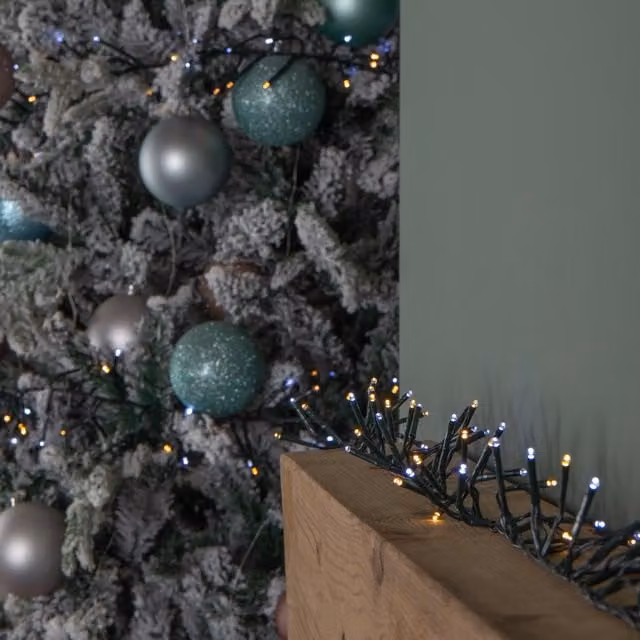 Samuel ALEXANDER 18.5m 1440 LED Christmas Cluster Multi-Action String Lights with Timer in White and Green
