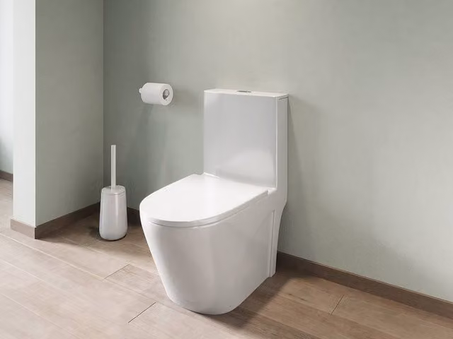 Vente-unique NAGILAM Gloss White Ceramic Floor-Standing WC with Vertical Outlet and Soft-Close Seat, H: 78.5 cm, W: 69 cm, D: 52.5 cm