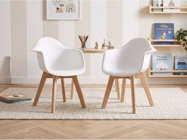 Vente-unique Set of 2 White Children's Chairs with Armrests in Polypropylene and Beech Wood, W/D/H: 41.5 x 31 x 60 cm