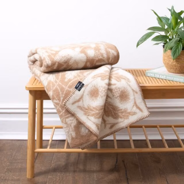 Simply Sheepskin Jacquard Woven Premium New Zealand Wool Blanket in Beige, W/D/H: 140 x 200 cm