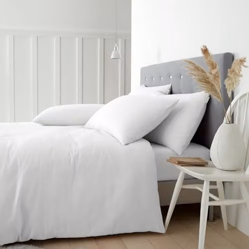 Catherine Lansfield Christmas Brushed Cotton Flannelette Duvet Cover and Pillowcase Set in White and Red, W/D/H: 200 x 200 cm, Pillowcases: 50 x 75 cm