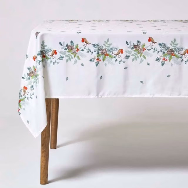 Homescapes White Christmas Rectangular Tablecloth, W: 274 cm, D: 132 cm
