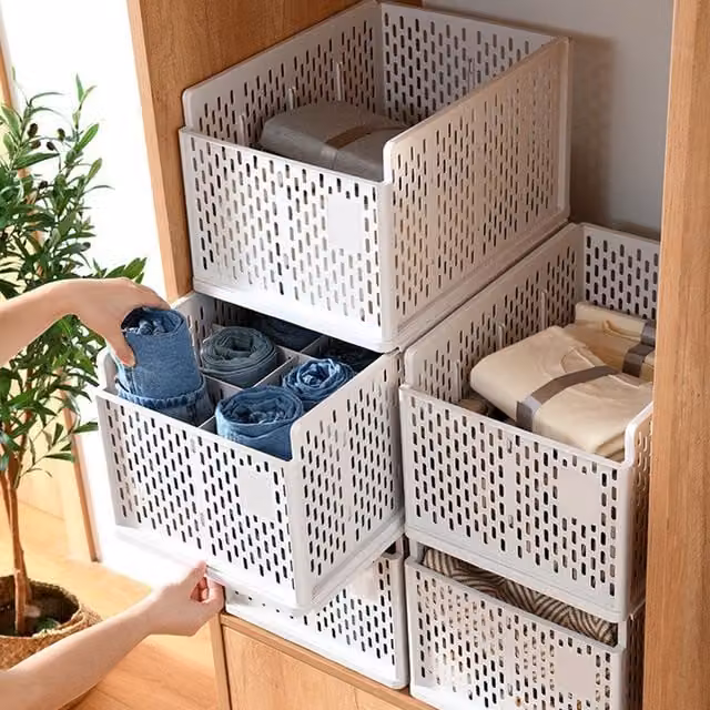 Livingandhome Stackable Plastic Storage Basket in White