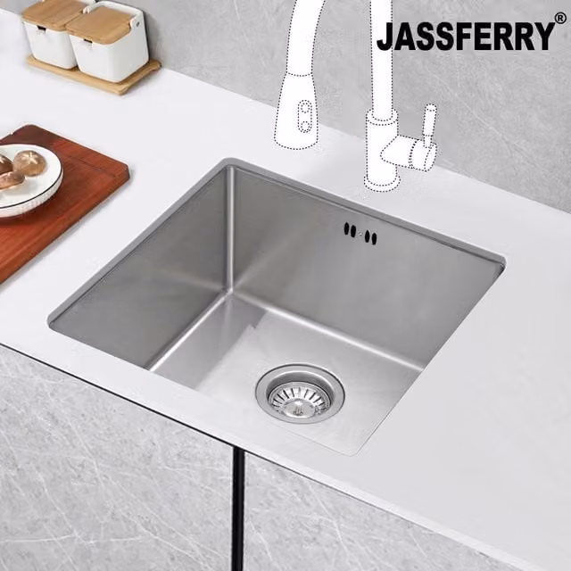 JASSFERRY Stainless Steel Undermount Kitchen Sink in Silver