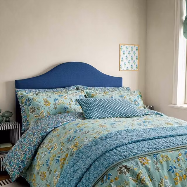 Land & Shore Bramble Reversible Double Duvet Cover and Pillowcase Set, Green and Blue Floral Cotton Percale, W: 140 cm, L: 200 cm